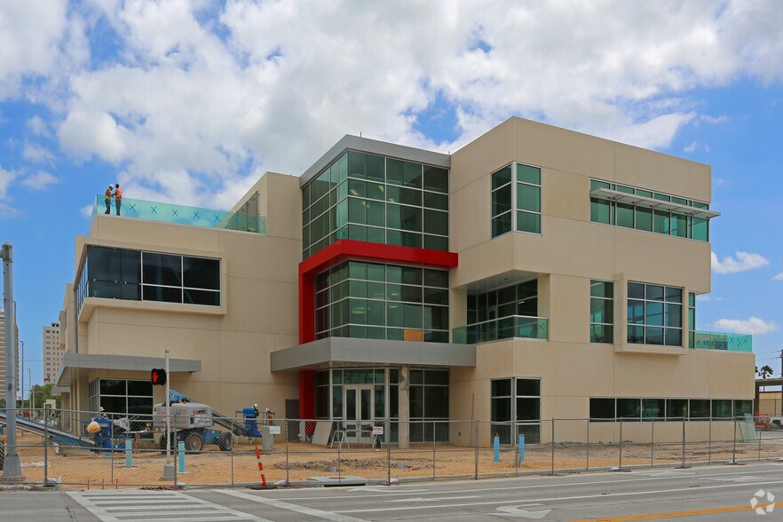 More Photos Of 602 N Staples St, Corpus Christi Office For Lease