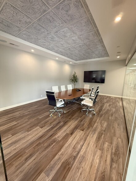 More Photos Of 6683 Reese Rd, Memphis Showroom For Sale