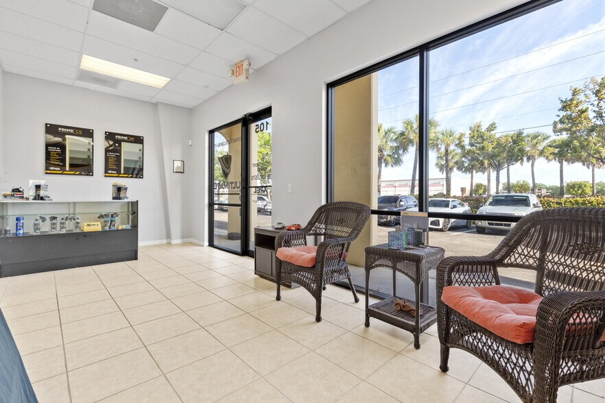 More Photos Of 17000 Alico Commerce Ct, Fort Myers Flex For Sale