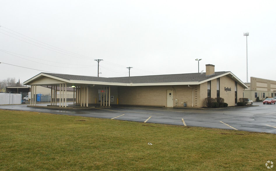 More Photos Of 2455 Stanley Ave, Dayton Auto Dealership For Sale
