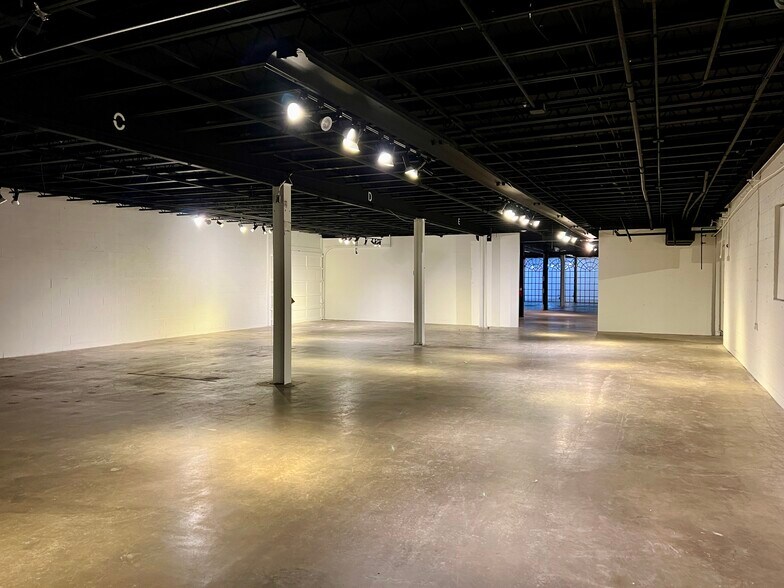 More Photos Of 501 S Centennial St, High Point Showroom For Lease