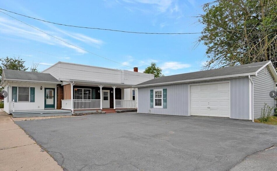 Primary Photo Of 9604 S Congress St, New Market Office For Sale