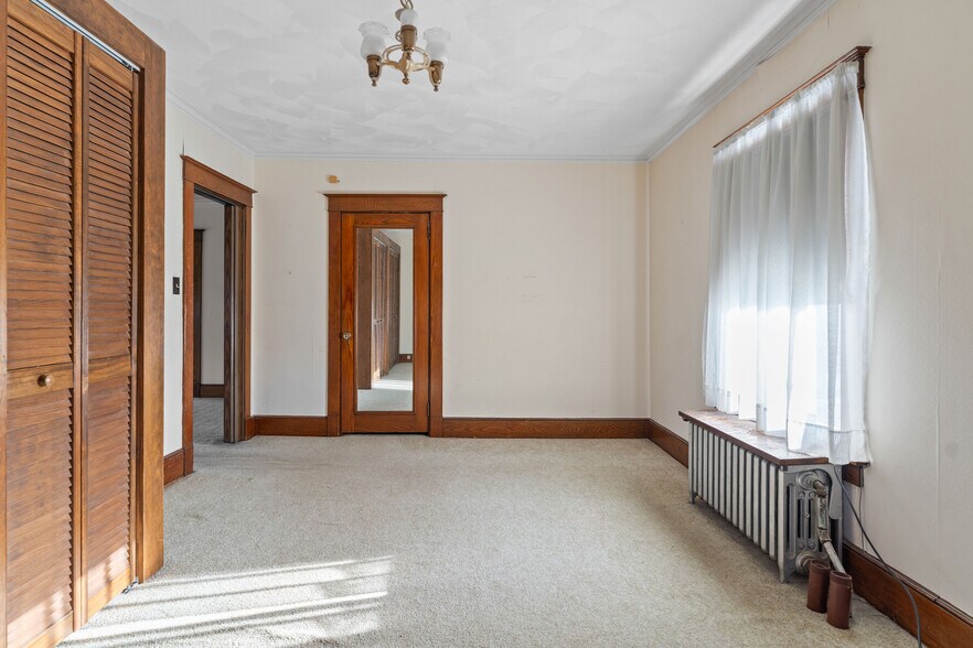 More Photos Of 150 Main St, Johnson City Medical For Sale