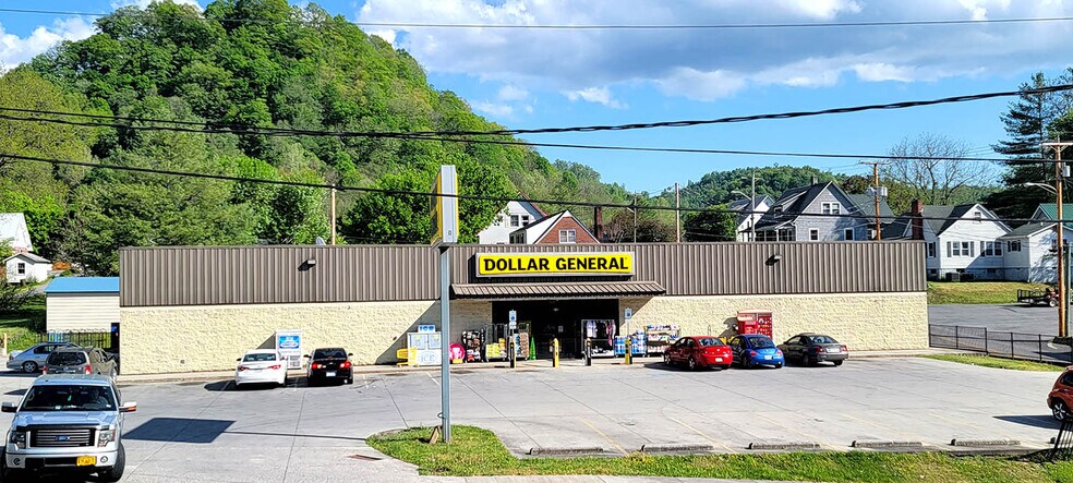 More Photos Of 216 E Main St, Saltville Freestanding For Sale