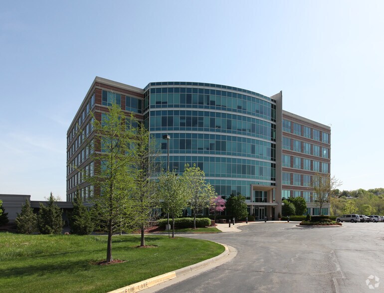 More Photos Of 11400 Tomahawk Creek Pky, Leawood Office For Lease