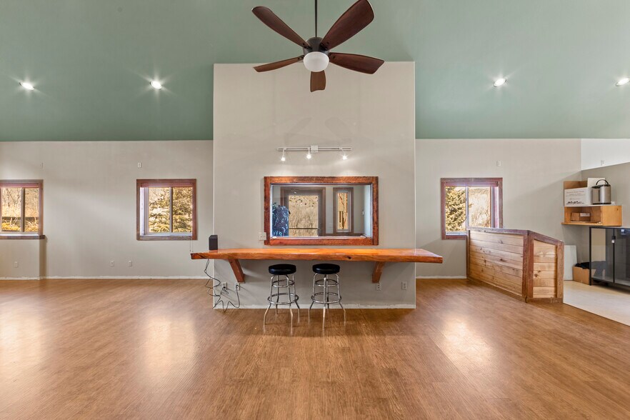 More Photos Of 606 W Byers Ave, Hot Sulphur Springs Flex For Sale