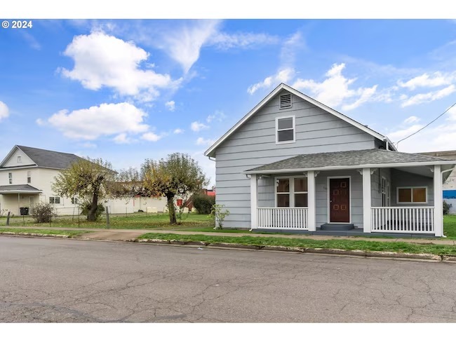 Primary Photo Of 180 S 1st St, Creswell Office For Sale