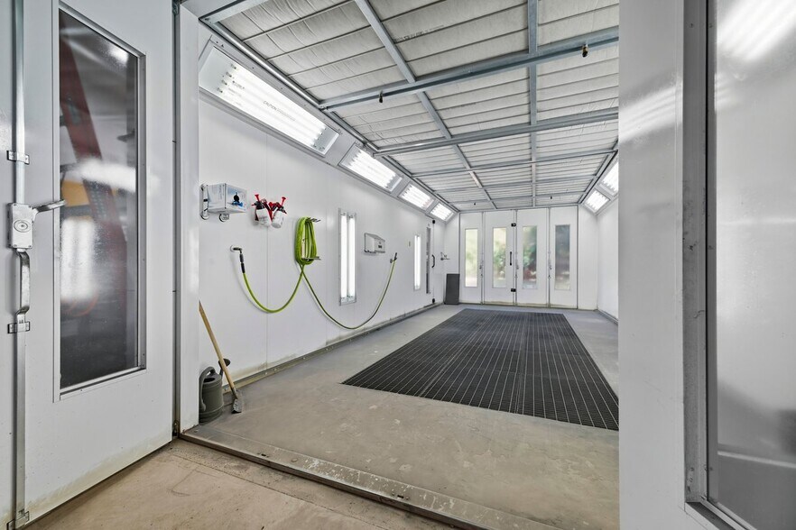 More Photos Of 1262-1264 US-22, Lebanon Auto Repair For Sale