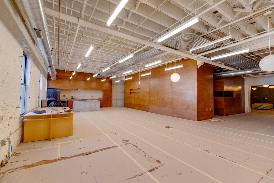 More Photos Of 1821 W Hubbard St, Chicago Loft Creative Space For Lease
