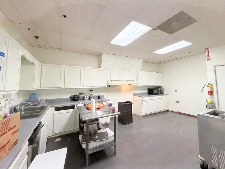 More Photos Of 3097 Emery Cir, Austell Light Distribution For Sale