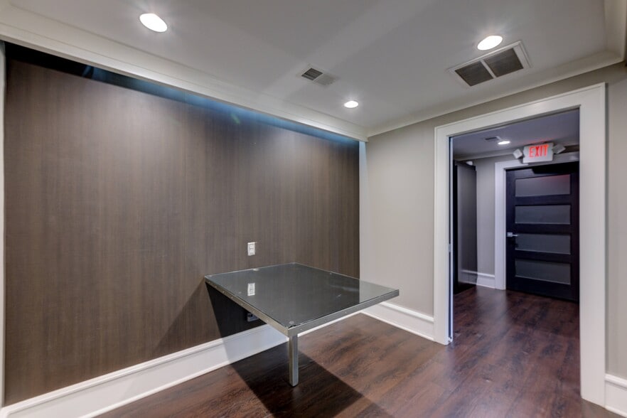 More Photos Of 1608 Taylor St, Columbia Freestanding For Lease