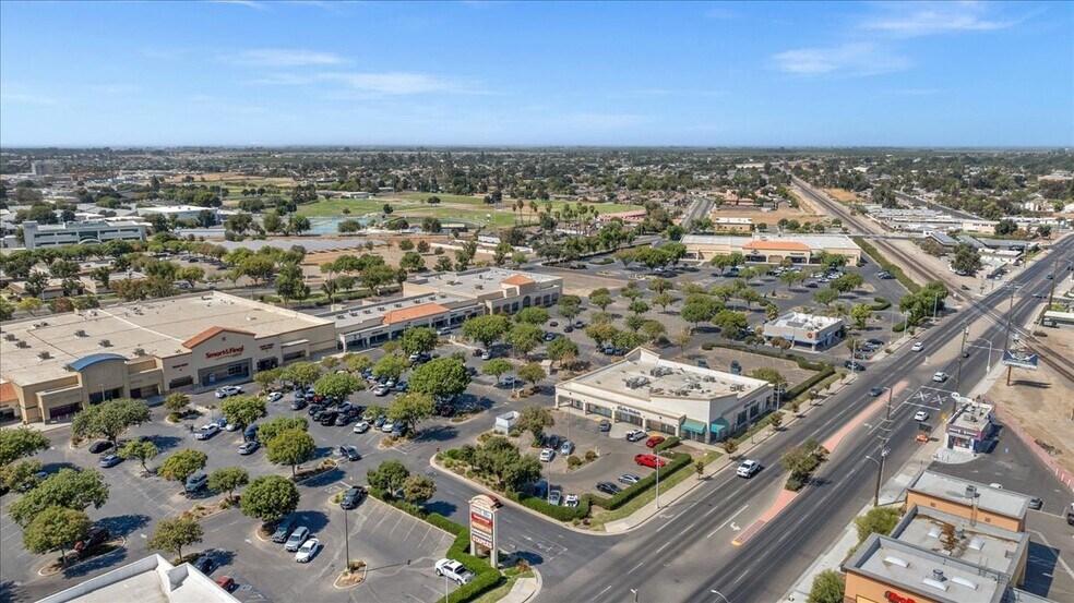 More Photos Of 580 N 11th Ave, Hanford Freestanding For Lease