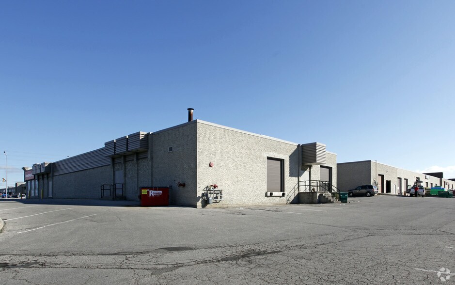 More Photos Of 1250-1274 Eglinton Ave E, Mississauga Manufacturing For Lease