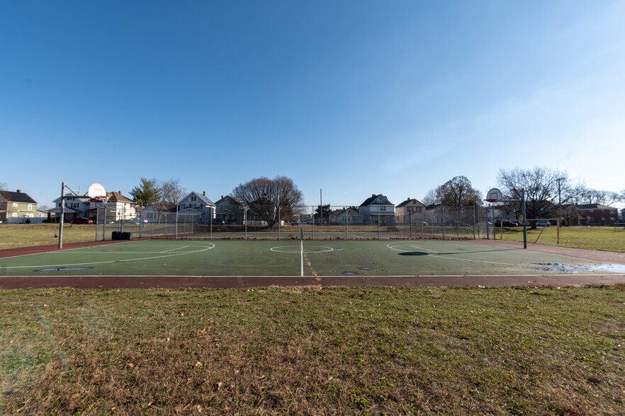 More Photos Of 238 Baltimore Ave, Dayton Daycare Center For Lease