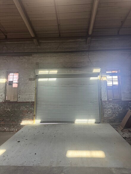More Photos Of 503 N Broad St, Bainbridge Light Manufacturing For Lease