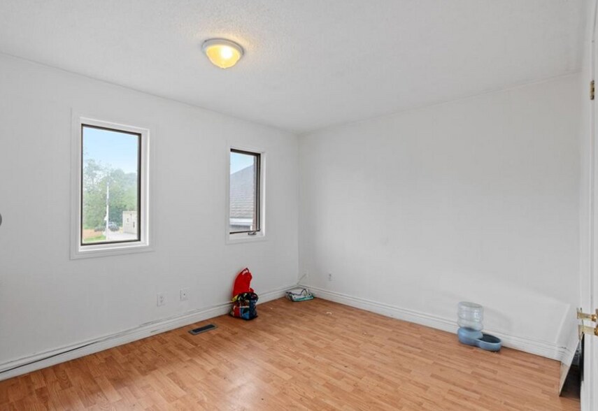 More Photos Of 195 Main St, Lucan Biddulph Apartments For Sale