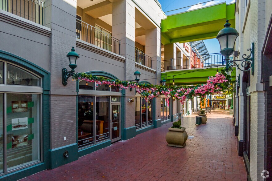 More Photos Of 8661 Colesville Rd, Silver Spring Unknown For Lease