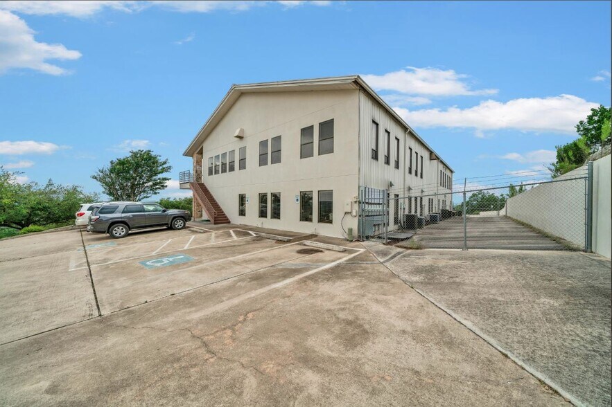 More Photos Of 180 Joe Wimberley Blvd, Wimberley Medical For Lease