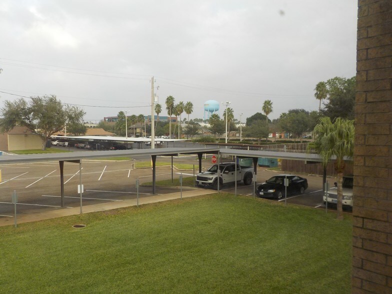 More Photos Of 3700 N 10th St, McAllen Office For Lease
