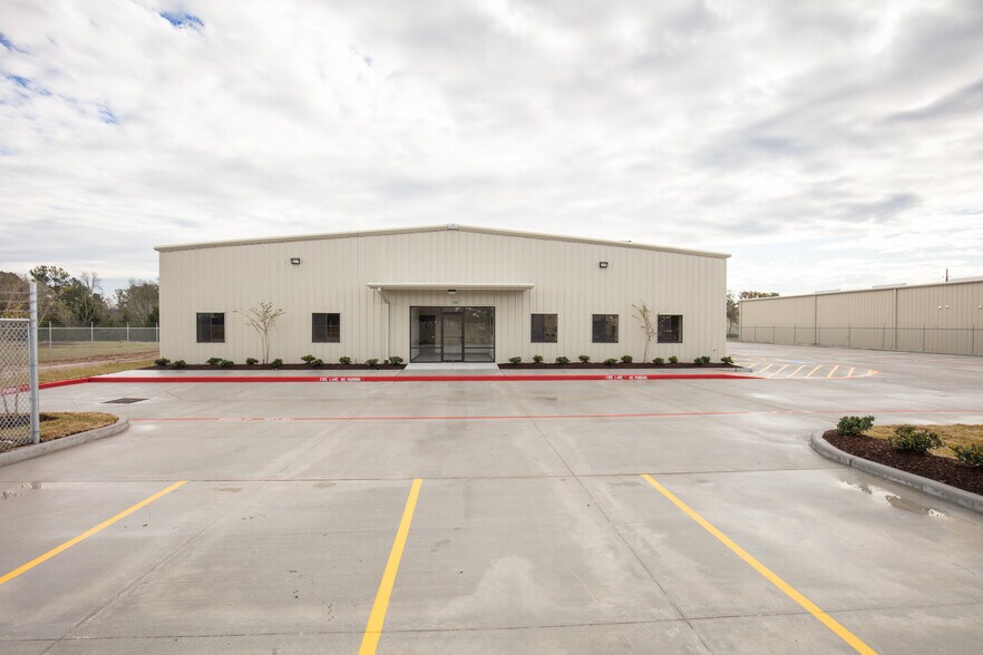 More Photos Of 3642 Bacor Rd, Houston Warehouse For Sale