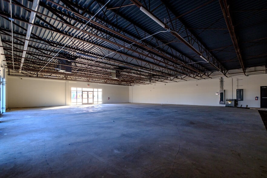 More Photos Of 2900 Walnut Hill Ln, Dallas Unknown For Lease