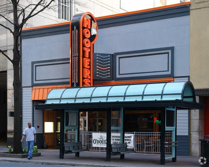 More Photos Of 123-125 W Trade St, Charlotte Restaurant For Sale