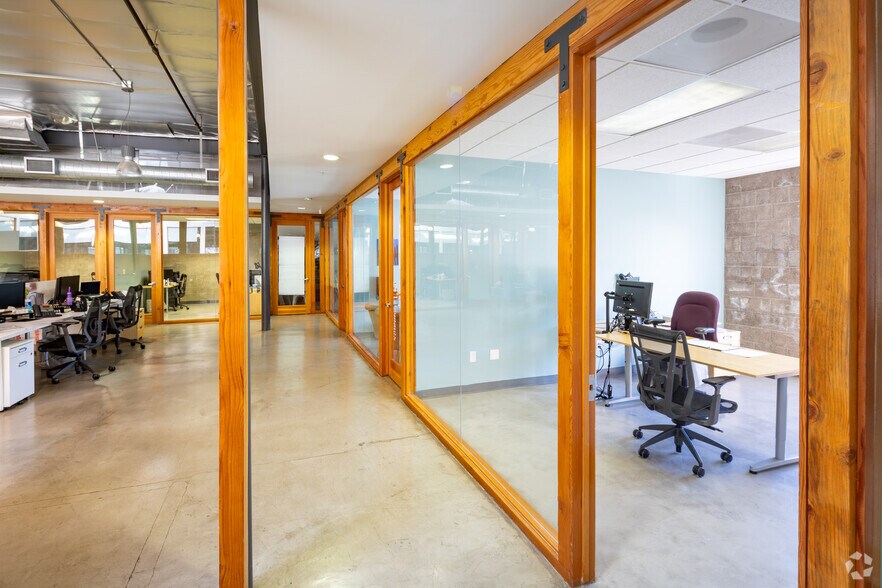 More Photos Of 15000 Ventura Blvd, Sherman Oaks Loft Creative Space For Lease