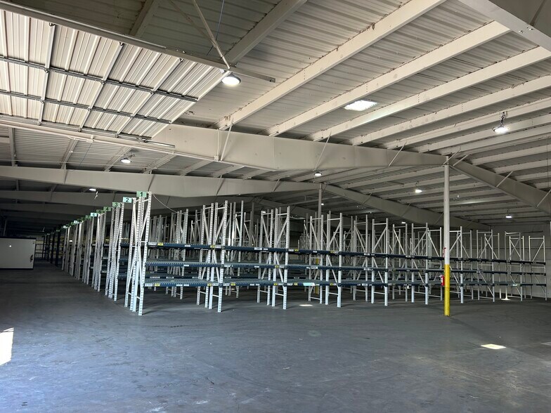 More Photos Of 9300 Southwest Dr, Fort Worth Warehouse For Lease