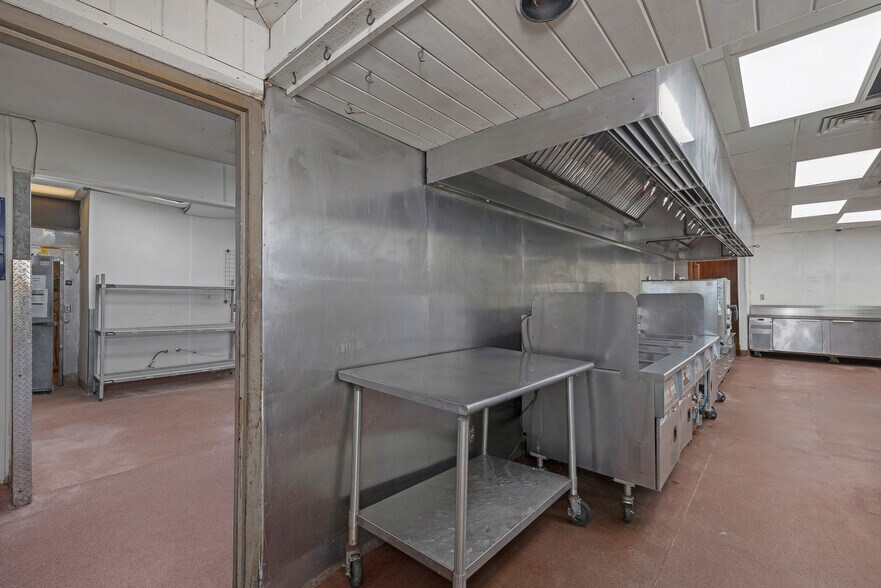 More Photos Of 8101 W I-40, Amarillo Restaurant For Lease
