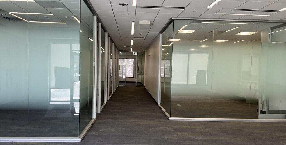 More Photos Of 999 Worcester St, Wellesley Storefront Retail Office For Lease