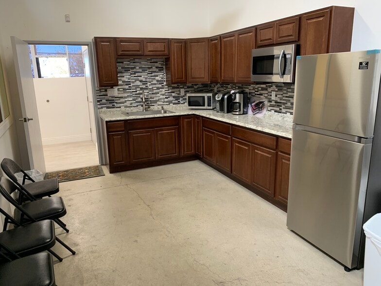 More Photos Of 12600 Westminster Ave, Garden Grove Warehouse For Sale