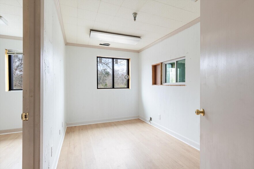 More Photos Of 1811-1813 Old Estill Springs Rd, Tullahoma Warehouse For Sale