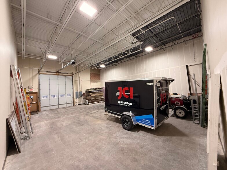 More Photos Of 9219-9255 E River Rd NW, Coon Rapids Flex For Lease