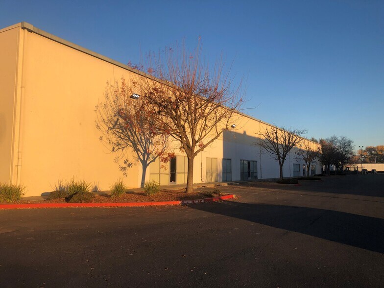 More Photos Of 859 F St, West Sacramento Industrial For Sale