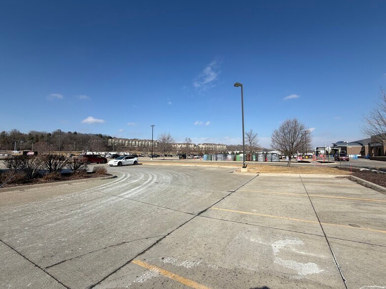 More Photos Of 1011 Highway 1 W, Iowa City General Retail For Lease