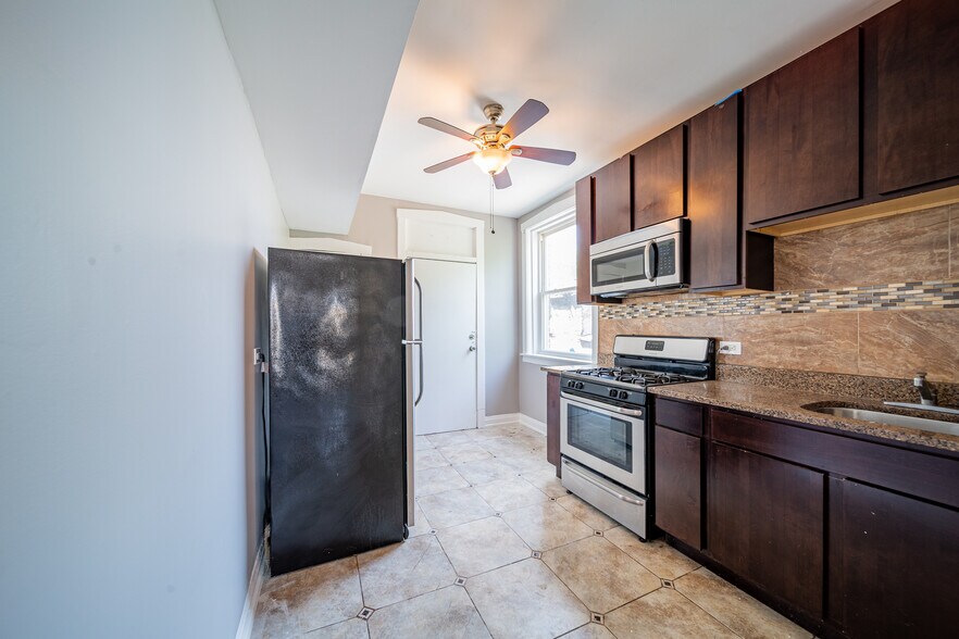 More Photos Of 3748-3756 W Division St, Chicago Apartments For Sale