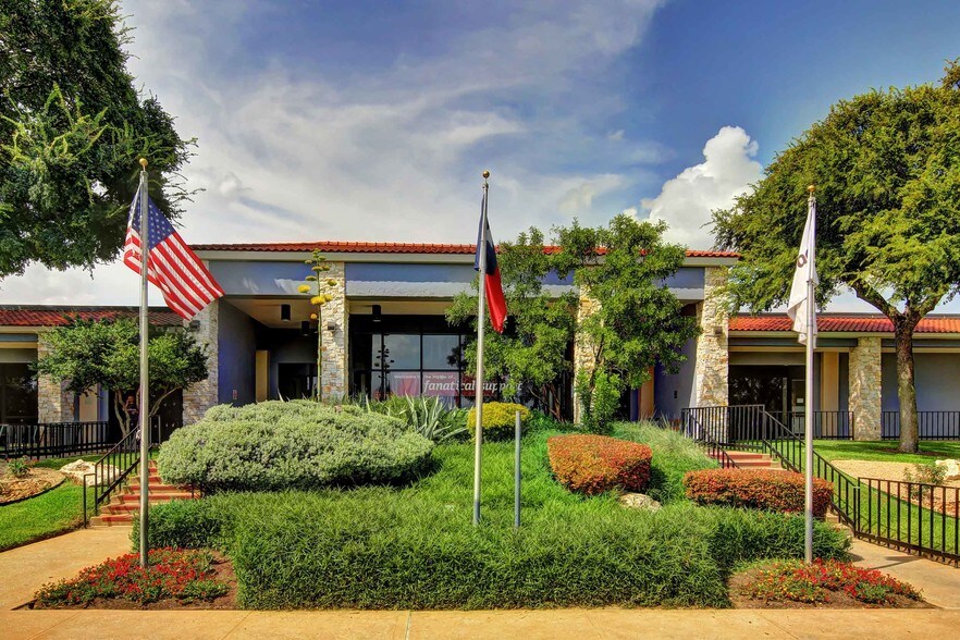 More Photos Of 9001 I-35 N, Austin Office For Lease