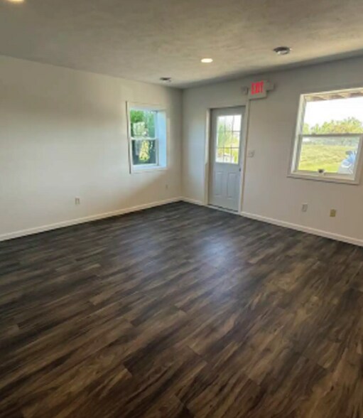 More Photos Of 8475 Sparta Line Rd, Sparta Flex For Lease
