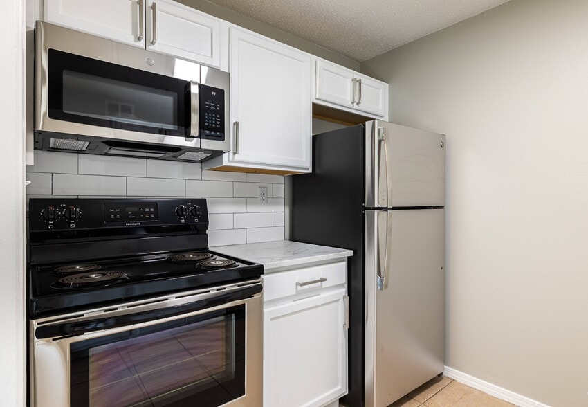 More Photos Of 108 NW 63rd St, Kansas City Apartments For Sale