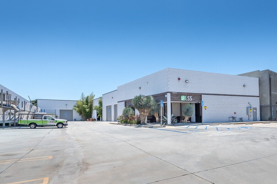 More Photos Of 12610 Saticoy St S, North Hollywood Warehouse For Sale