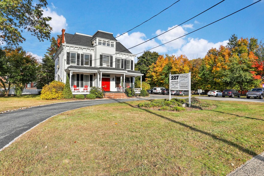 More Photos Of 227 Hamburg Tpke, Pompton Lakes Medical For Lease