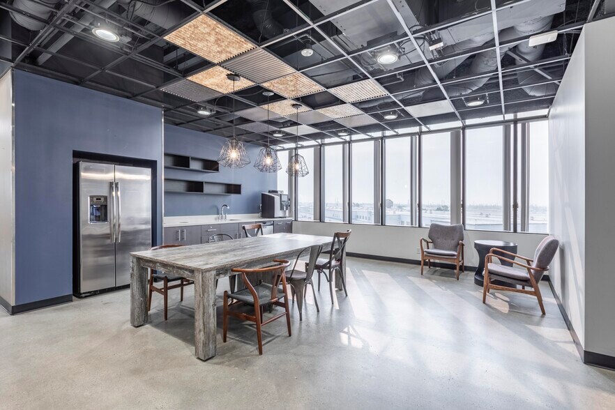 More Photos Of 5800 S Eastern Ave, Commerce Office For Lease