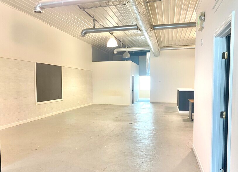 More Photos Of 1561-1599 E 93rd Ave, Merrillville Flex For Lease