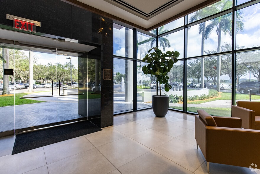 More Photos Of 8100 Oak Ln, Miami Lakes Unknown For Lease