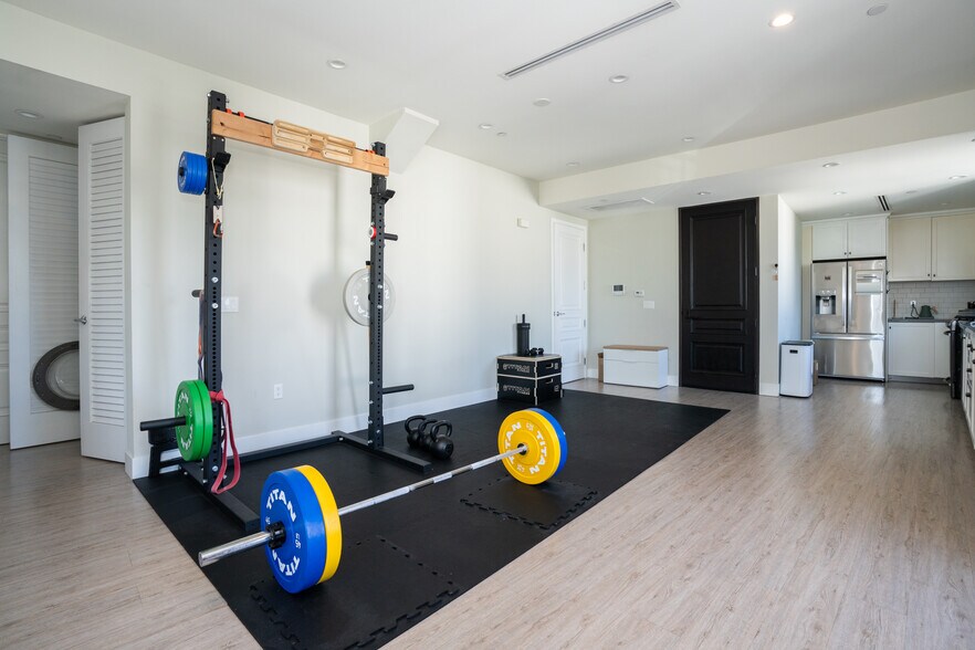 More Photos Of 8520 Whitworth Dr, Los Angeles Apartments For Sale