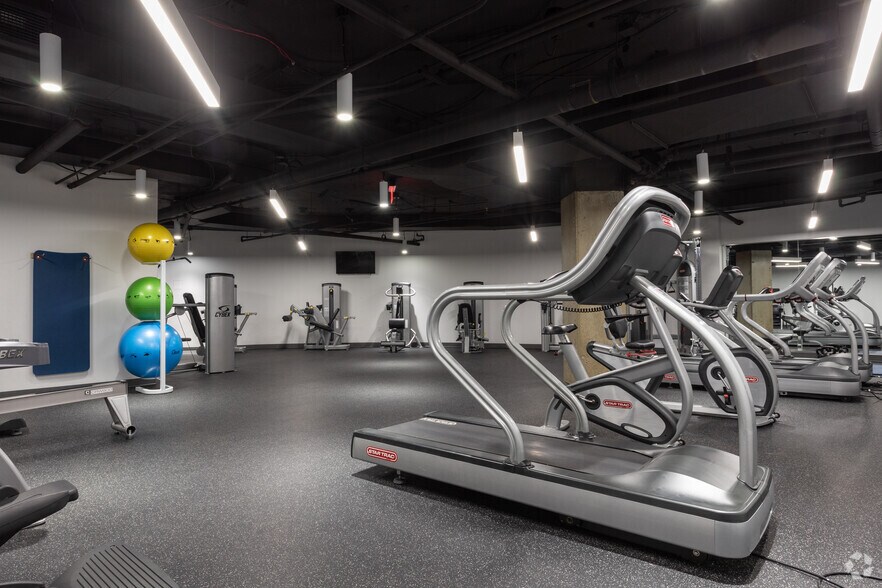 More Photos Of 8609 Westwood Center Dr, Vienna Coworking Space