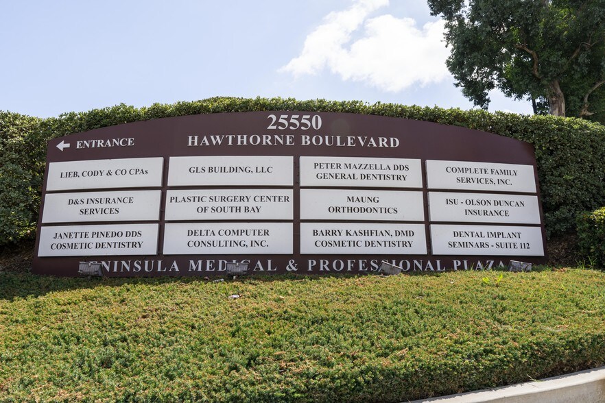 More Photos Of 25550 Hawthorne Blvd, Torrance Medical For Lease