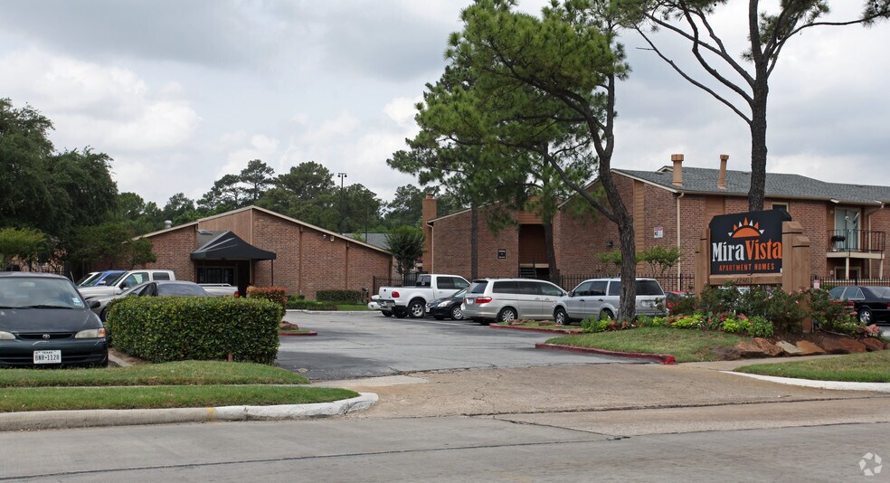 More Photos Of 12803 Northborough Dr, Houston Apartments For Sale