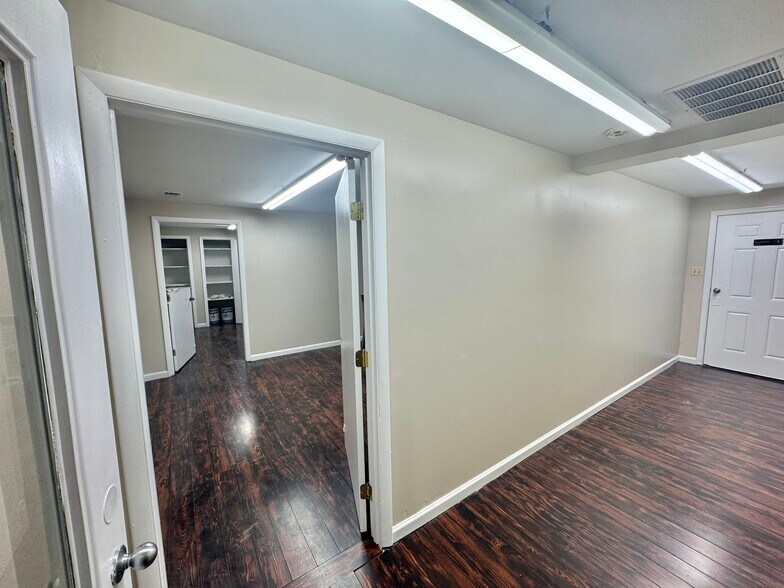 More Photos Of 19-21 Main St, Laurel Warehouse For Sale