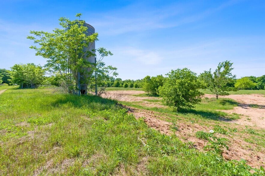 More Photos Of 665 SH 230 Loop, Smithville Land For Sale